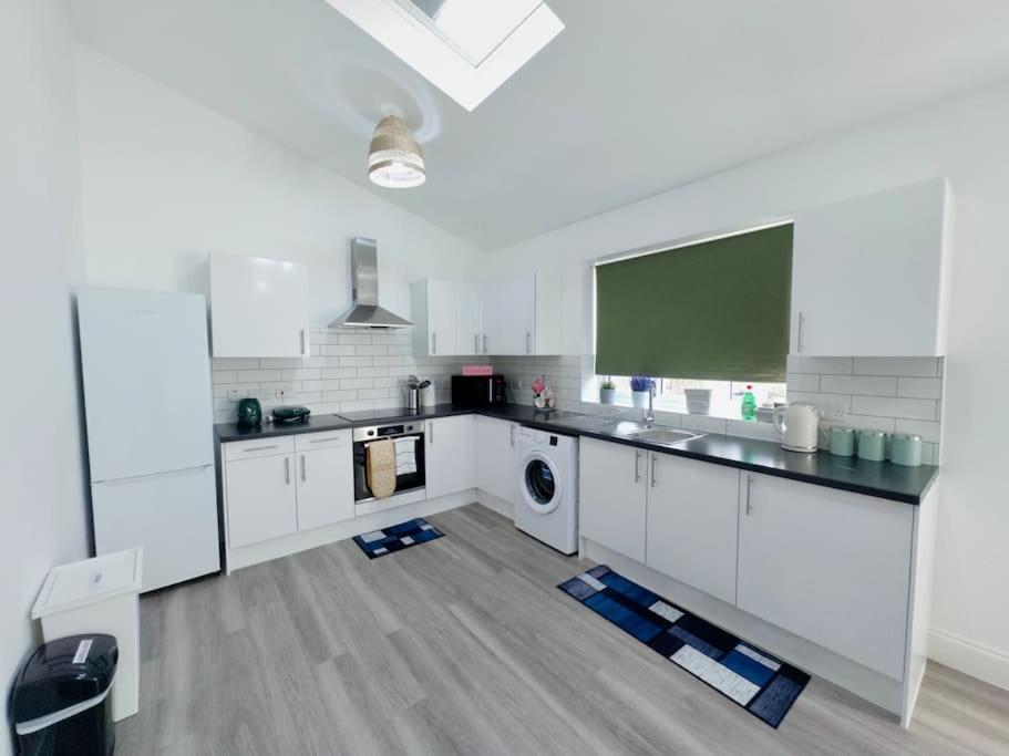 Cosy 1-Bed Flat 30Min To Central London & Parking Exterior photo