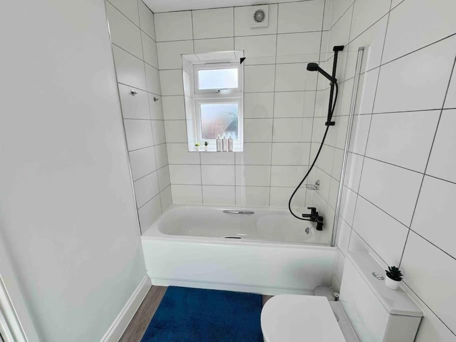 Cosy 1-Bed Flat 30Min To Central London & Parking Exterior photo