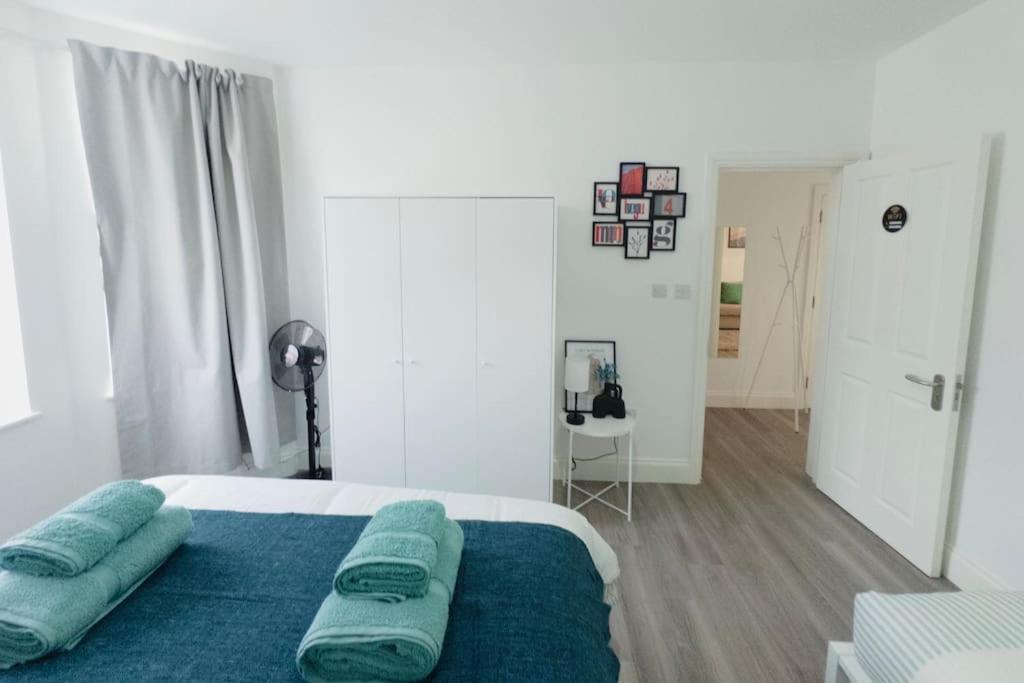 Cosy 1-Bed Flat 30Min To Central London & Parking Exterior photo